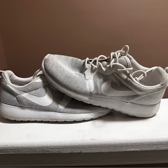 Nike Roshe - Picture 1 of 4